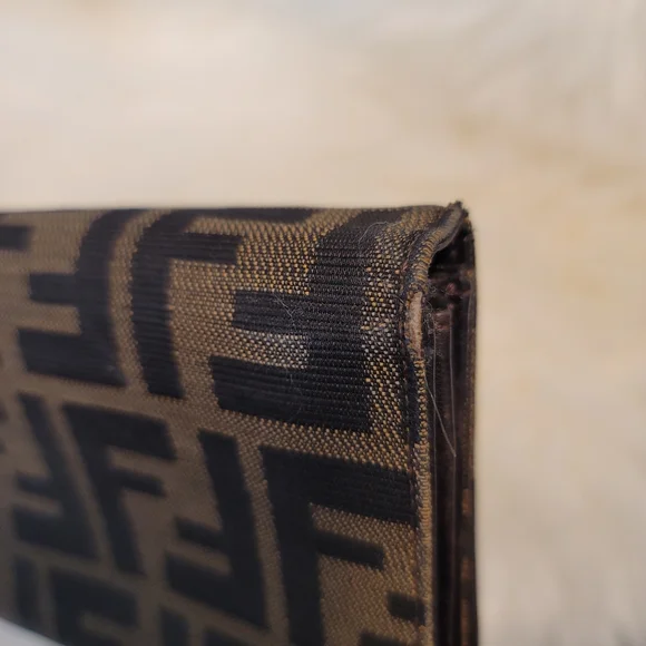 💕VINTAGE FENDI ZUCCA WALLET💕 - Picture 11 of 17